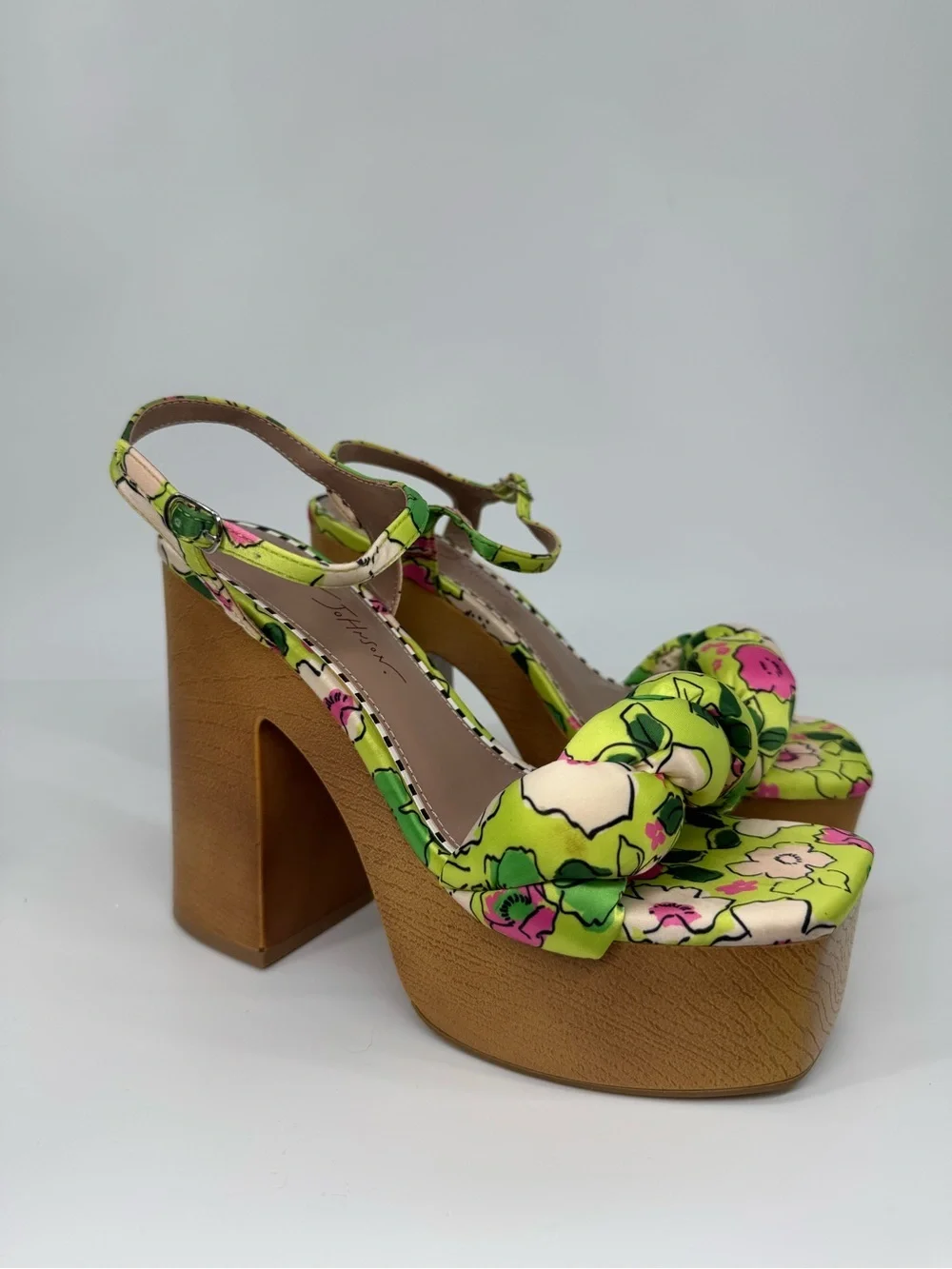 Betsey Johnson Floral Chunky Platform Bold Heels Dopamine Dressing Size 7.5